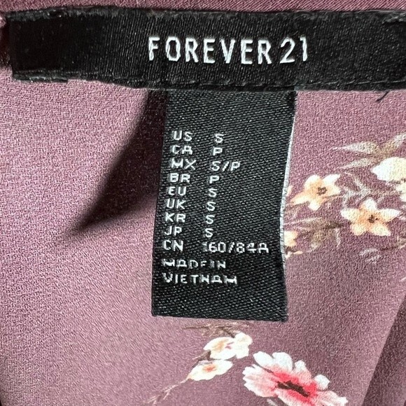 Long sleeve burgundy floral antique brass keyhole top size small - Picture 7 of 7